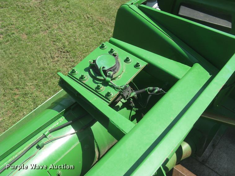 image for item DC1251 1995 John Deere 9500 combine