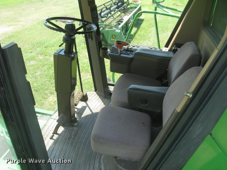 image for item DC1251 1995 John Deere 9500 combine