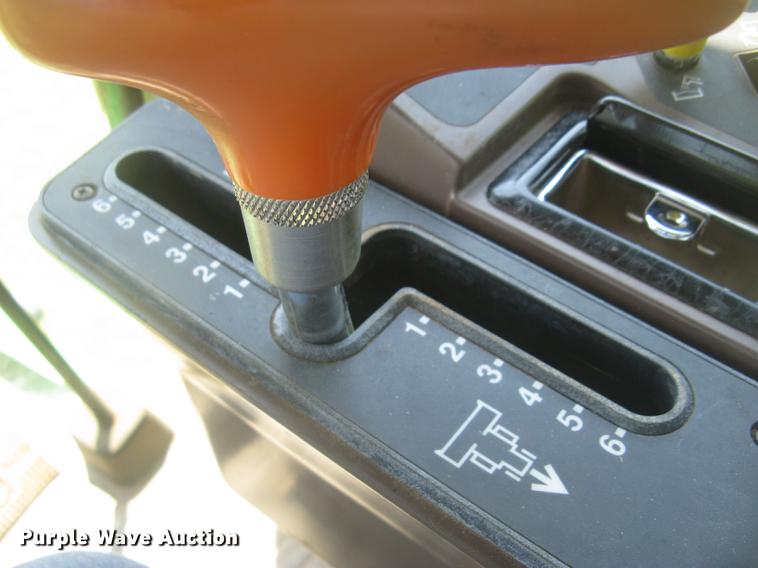 image for item DC1251 1995 John Deere 9500 combine