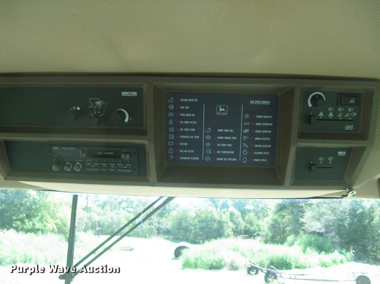 image for item DC1251 1995 John Deere 9500 combine