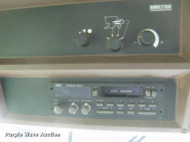 image for item DC1251 1995 John Deere 9500 combine