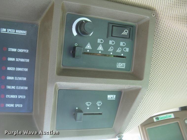 image for item DC1251 1995 John Deere 9500 combine