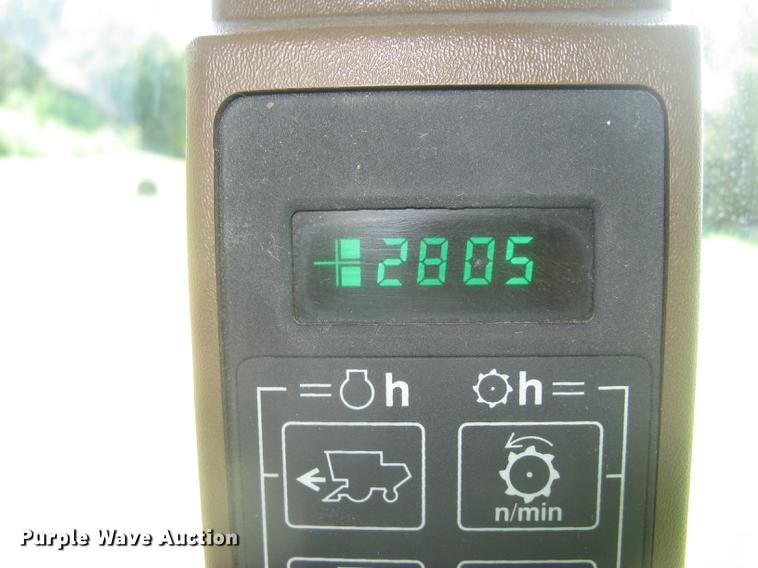 image for item DC1251 1995 John Deere 9500 combine