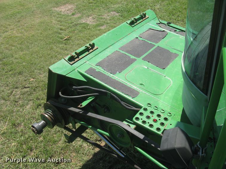 image for item DC1251 1995 John Deere 9500 combine