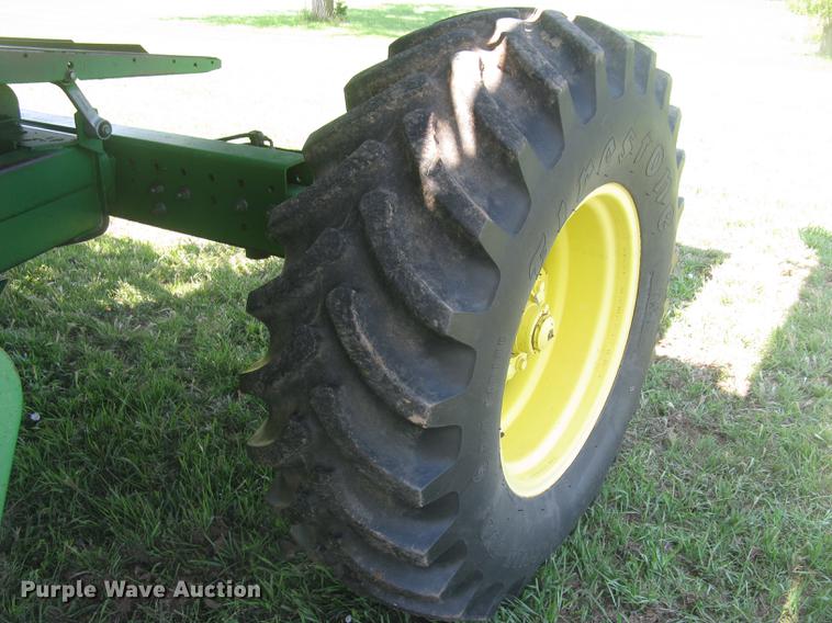 image for item DC1251 1995 John Deere 9500 combine