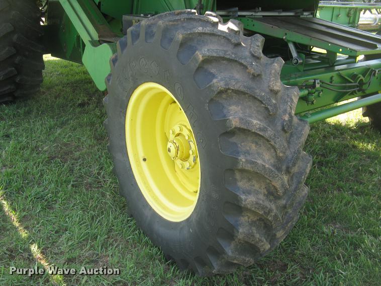 image for item DC1251 1995 John Deere 9500 combine