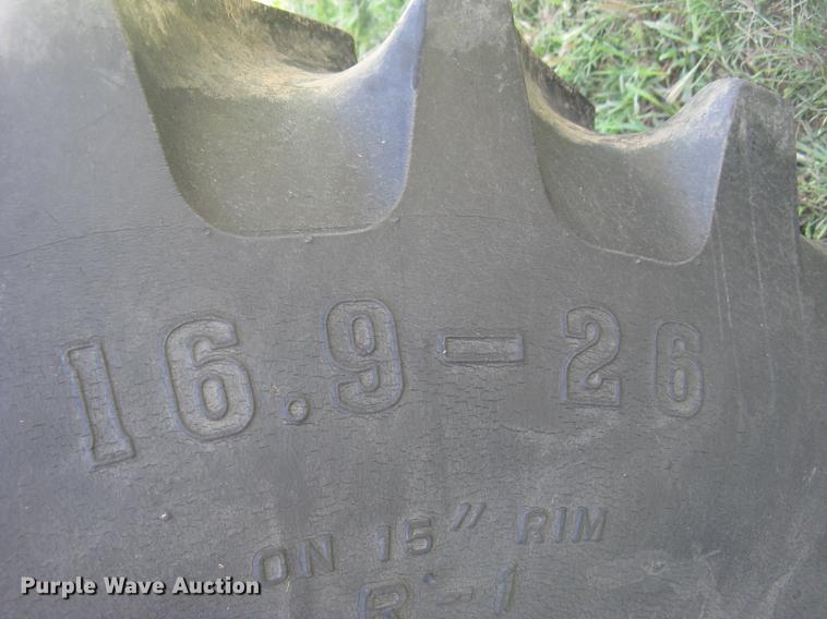 image for item DC1251 1995 John Deere 9500 combine