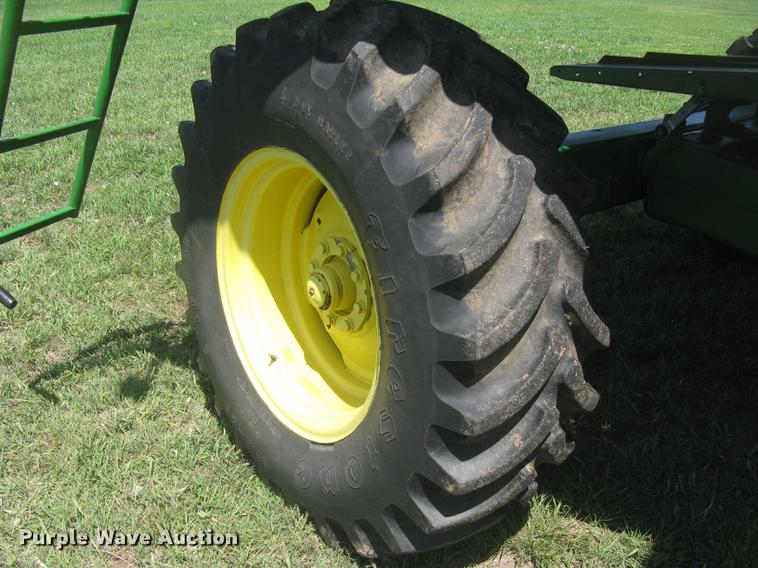 image for item DC1251 1995 John Deere 9500 combine