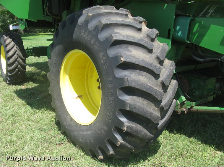 image for item DC1251 1995 John Deere 9500 combine