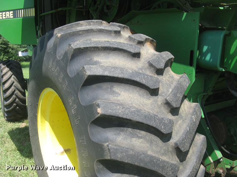 image for item DC1251 1995 John Deere 9500 combine