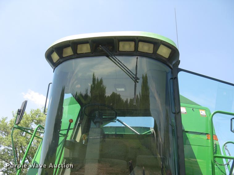 image for item DC1251 1995 John Deere 9500 combine