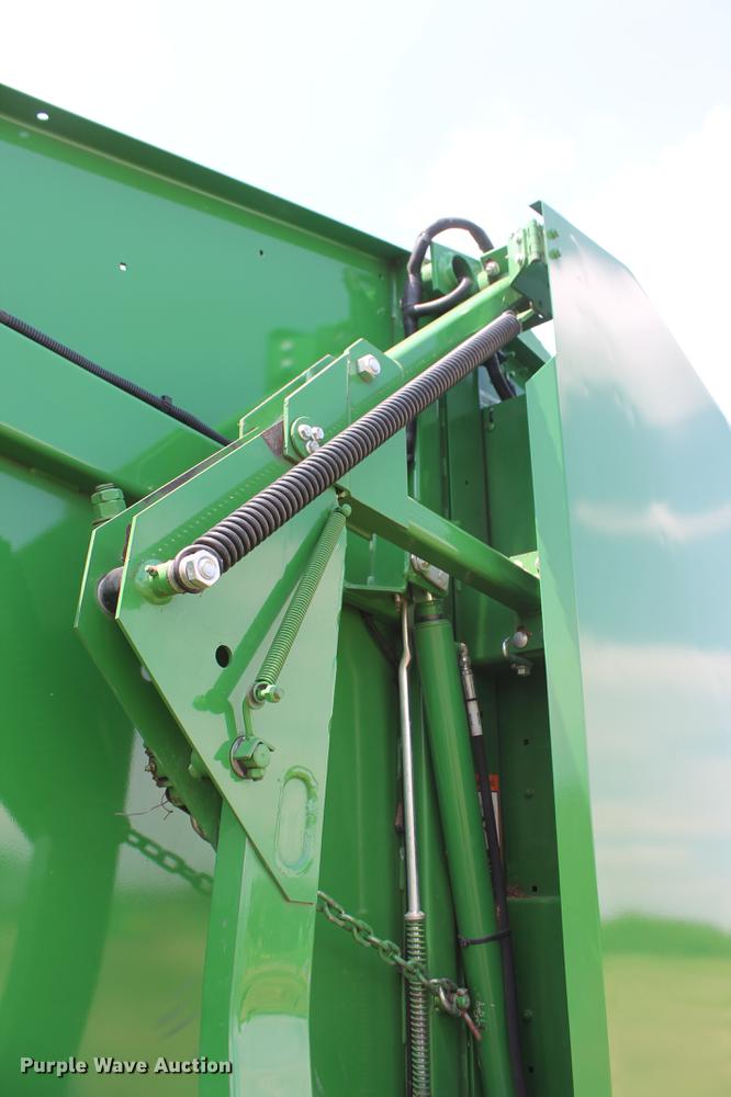 image for item DD5237 2015 John Deere 569 Mega Wide Plus round baler