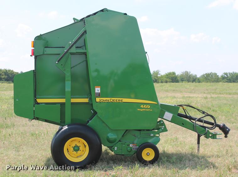 image for item DD5238 2017 John Deere 469 Mega Wide Plus Silage Special round baler