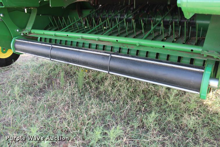 image for item DD5238 2017 John Deere 469 Mega Wide Plus Silage Special round baler