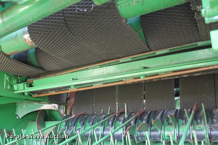 image for item DD5238 2017 John Deere 469 Mega Wide Plus Silage Special round baler