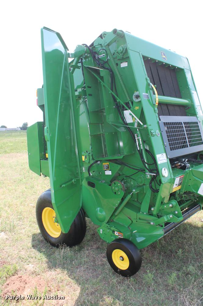 image for item DD5238 2017 John Deere 469 Mega Wide Plus Silage Special round baler