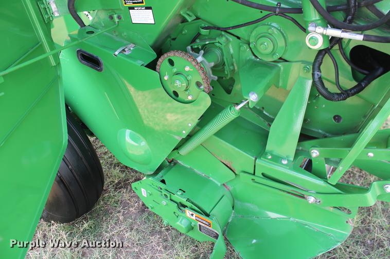 image for item DD5238 2017 John Deere 469 Mega Wide Plus Silage Special round baler