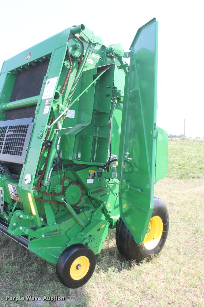 image for item DD5238 2017 John Deere 469 Mega Wide Plus Silage Special round baler