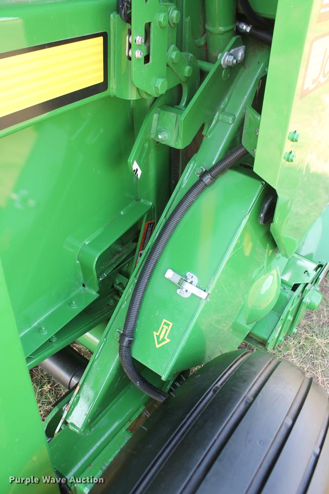 image for item DD5238 2017 John Deere 469 Mega Wide Plus Silage Special round baler