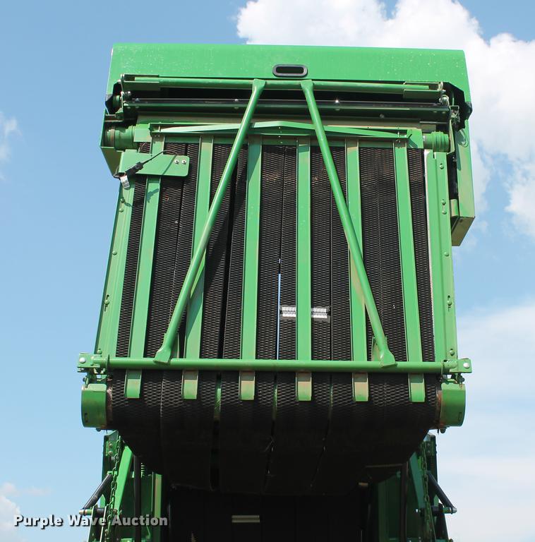 image for item DD5238 2017 John Deere 469 Mega Wide Plus Silage Special round baler