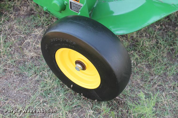 image for item DD5238 2017 John Deere 469 Mega Wide Plus Silage Special round baler