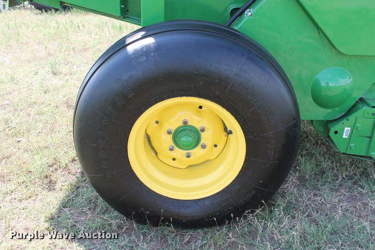 image for item DD5238 2017 John Deere 469 Mega Wide Plus Silage Special round baler