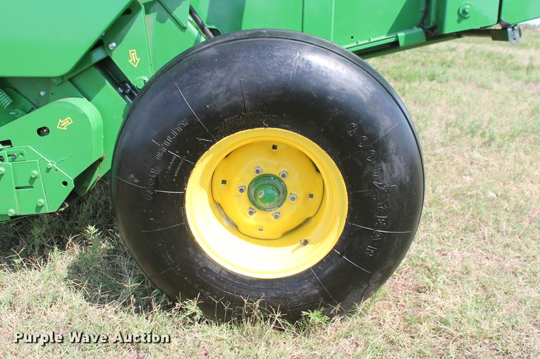 image for item DD5238 2017 John Deere 469 Mega Wide Plus Silage Special round baler