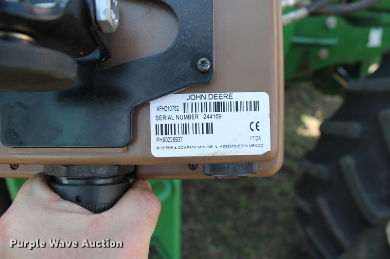 image for item DD5238 2017 John Deere 469 Mega Wide Plus Silage Special round baler