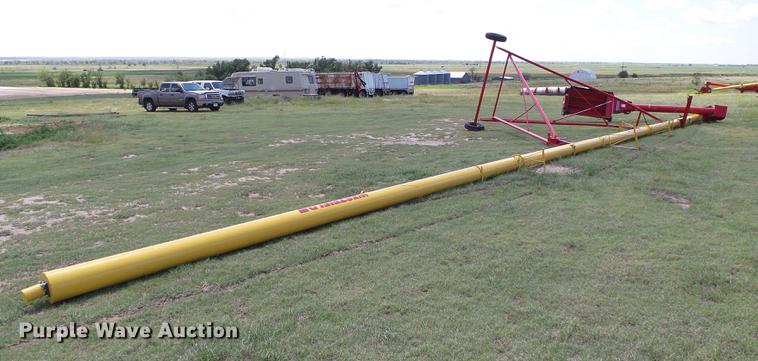 image for item DD5813 Westfield MKX100-73 grain auger