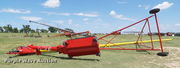 image for item DD5813 Westfield MKX100-73 grain auger