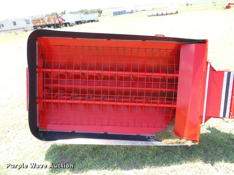 image for item DD5813 Westfield MKX100-73 grain auger