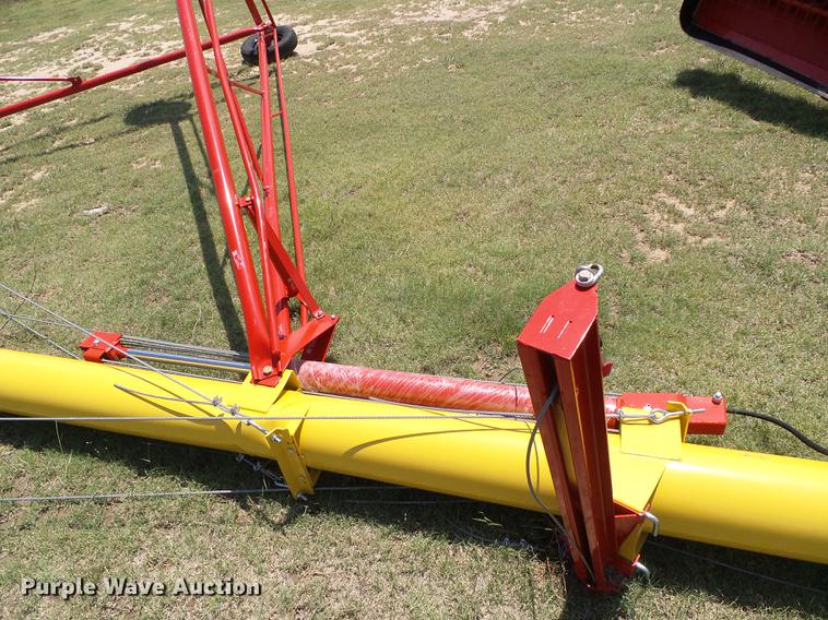 image for item DD5813 Westfield MKX100-73 grain auger