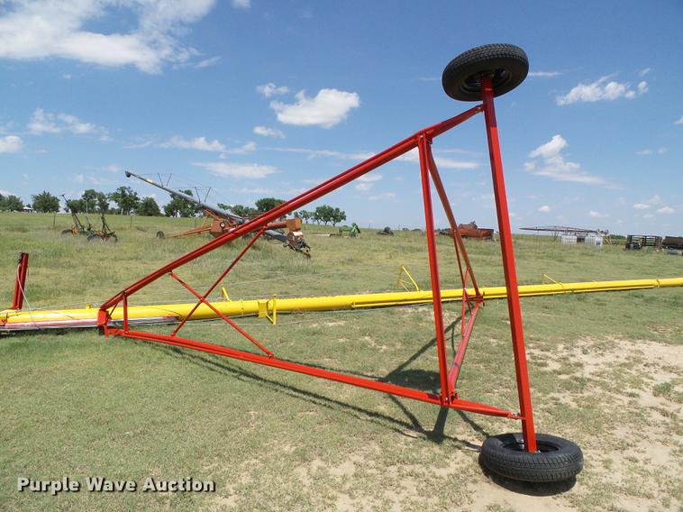 image for item DD5813 Westfield MKX100-73 grain auger