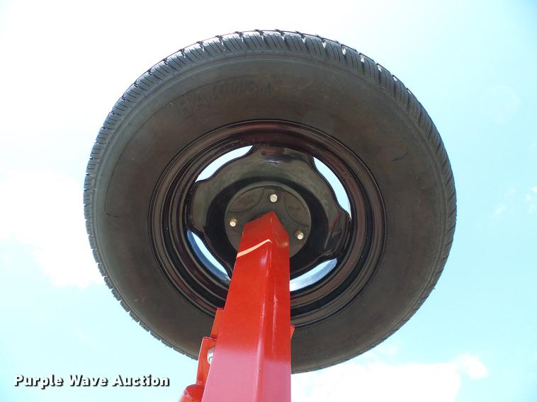 image for item DD5813 Westfield MKX100-73 grain auger