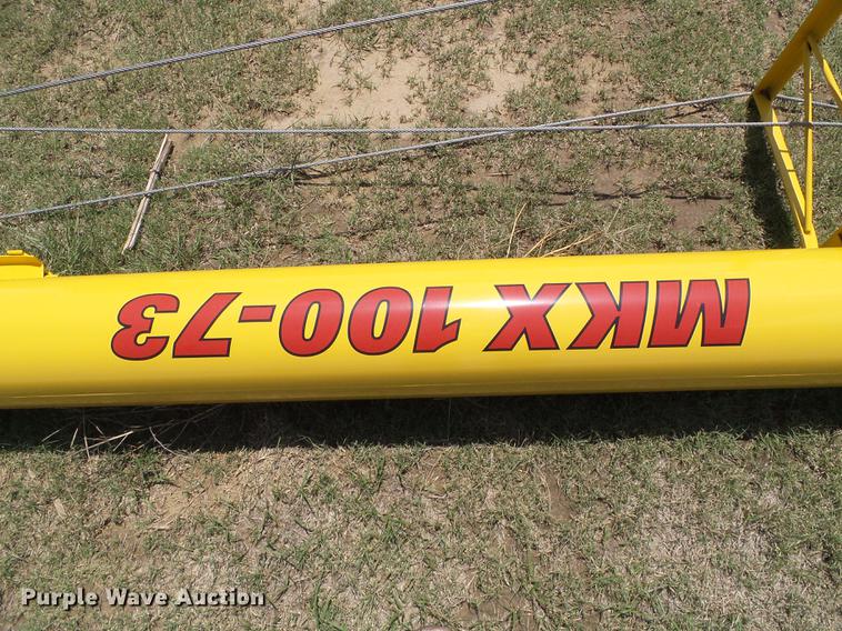 image for item DD5813 Westfield MKX100-73 grain auger