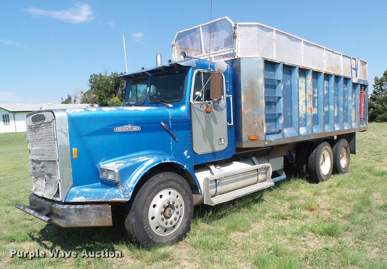 image for item DD5817 1988 Freightliner FLC silage truck
