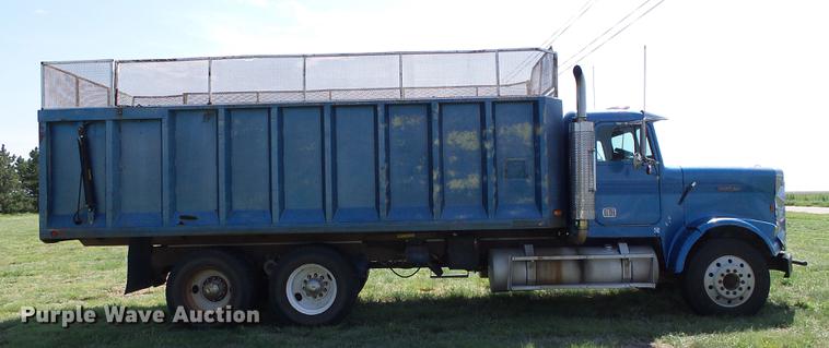image for item DD5817 1988 Freightliner FLC silage truck