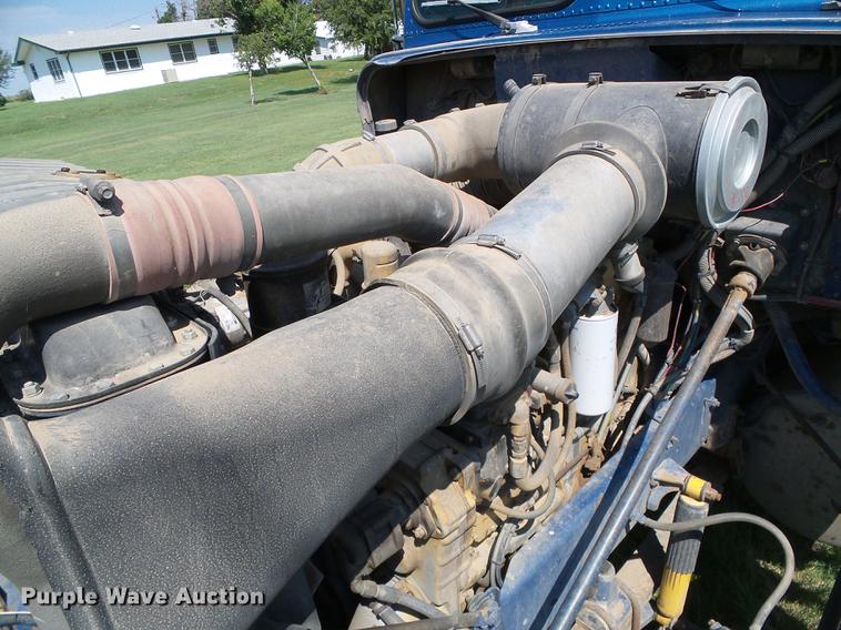 image for item DD5817 1988 Freightliner FLC silage truck