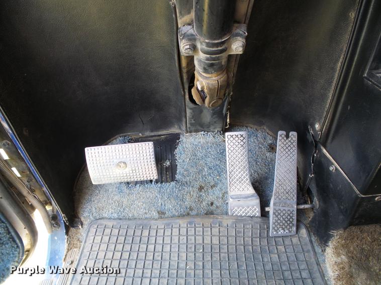 image for item DD5817 1988 Freightliner FLC silage truck