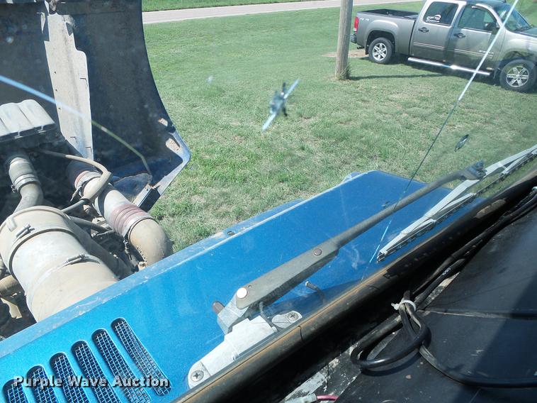 image for item DD5817 1988 Freightliner FLC silage truck