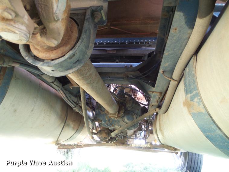 image for item DD5817 1988 Freightliner FLC silage truck