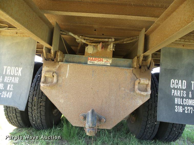 image for item DD5817 1988 Freightliner FLC silage truck