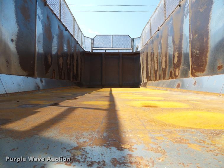 image for item DD5817 1988 Freightliner FLC silage truck