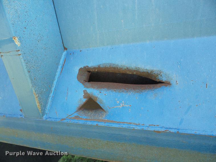 image for item DD5817 1988 Freightliner FLC silage truck