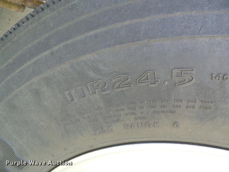 image for item DD5817 1988 Freightliner FLC silage truck