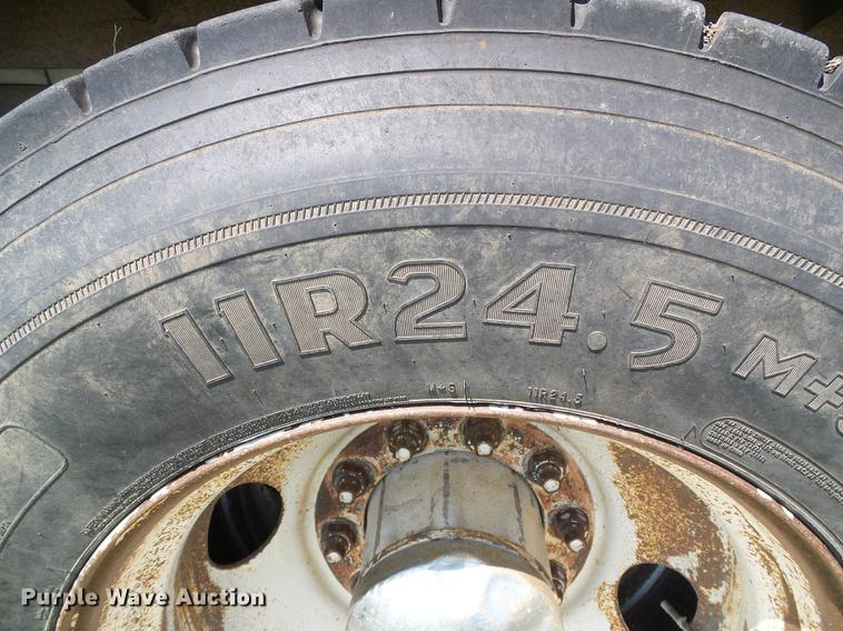 image for item DD5817 1988 Freightliner FLC silage truck