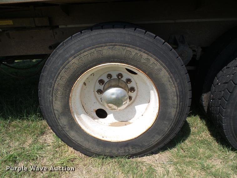 image for item DD5817 1988 Freightliner FLC silage truck