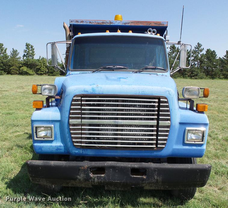 image for item DD5818 1996 Ford LNT8000 dump truck