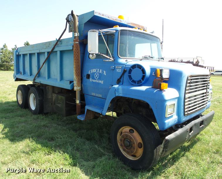 image for item DD5818 1996 Ford LNT8000 dump truck