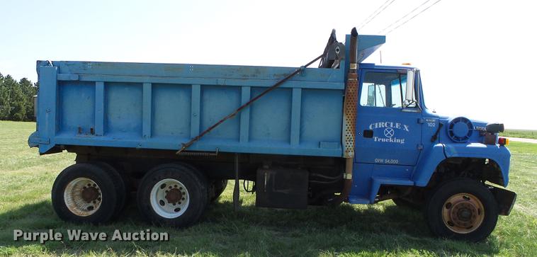 image for item DD5818 1996 Ford LNT8000 dump truck